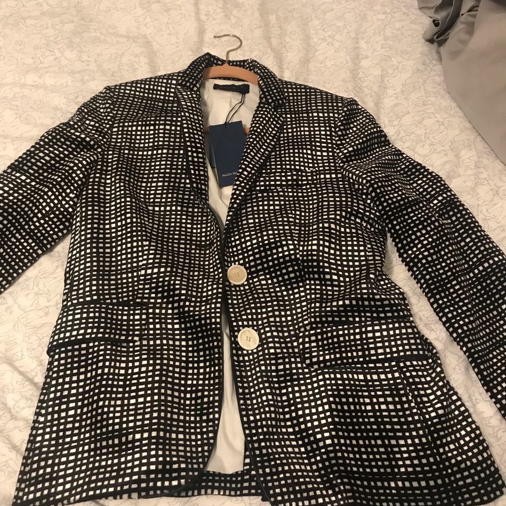 Blazer - Picture 5 of 5